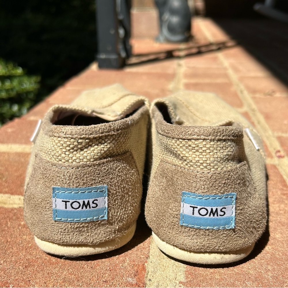 TOMS shoes, men’s size 10